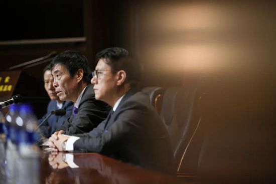 亚洲男人的天堂久久香蕉